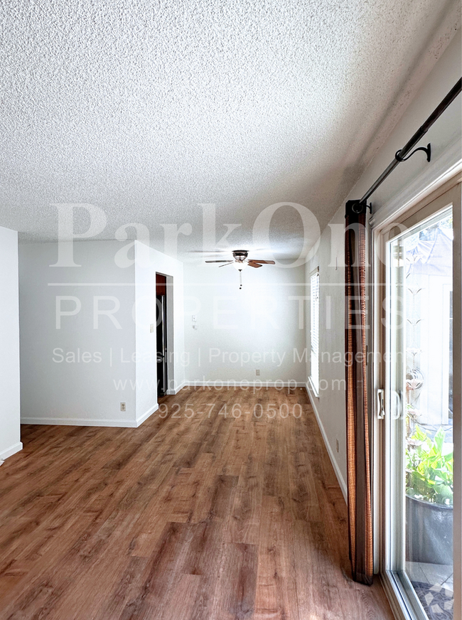 Building Photo - Charming Two-Level Condo