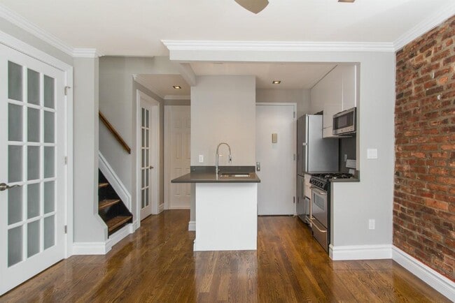 Photo - 68 Clinton St Unit 4B