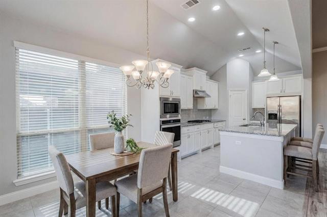 Photo - 2020 Overton Park Dr