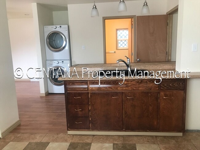 Photo - Cozy 2 bedroom Bungalow!