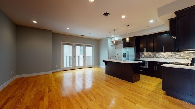 Photo - 41 W 2nd St Unit 2