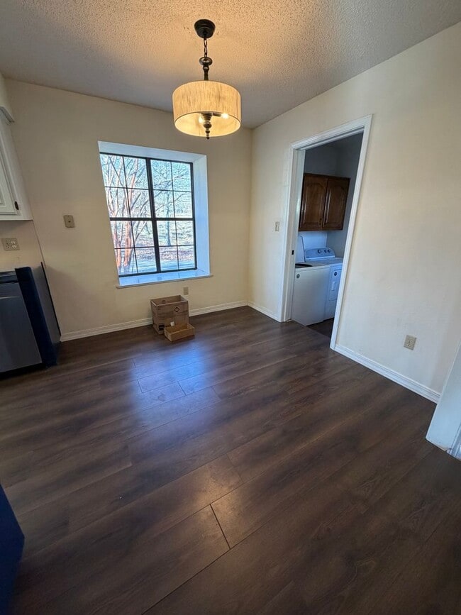 Photo - 220 Norwood Dr