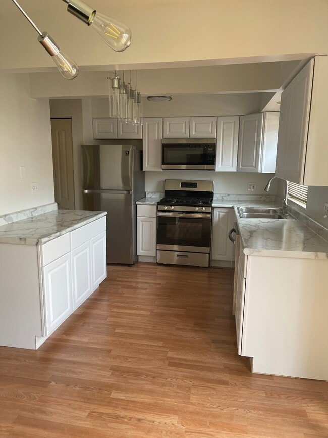 Building Photo - 2312 N Nagle Ave