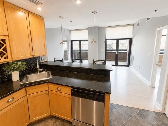 Building Photo - 610 Newark St. Unit 5G