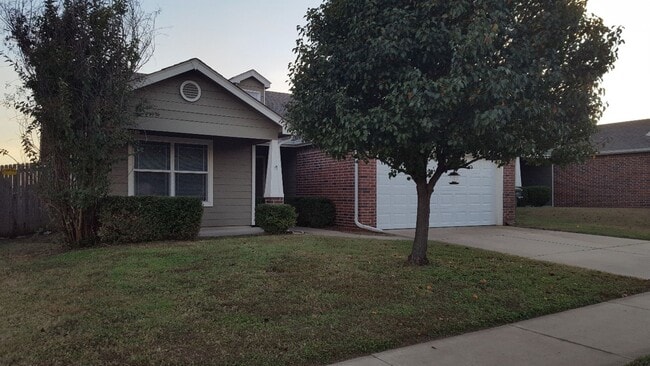 3 Bed | 2 Bath | Owasso - 3 Bed | 2 Bath | Owasso House