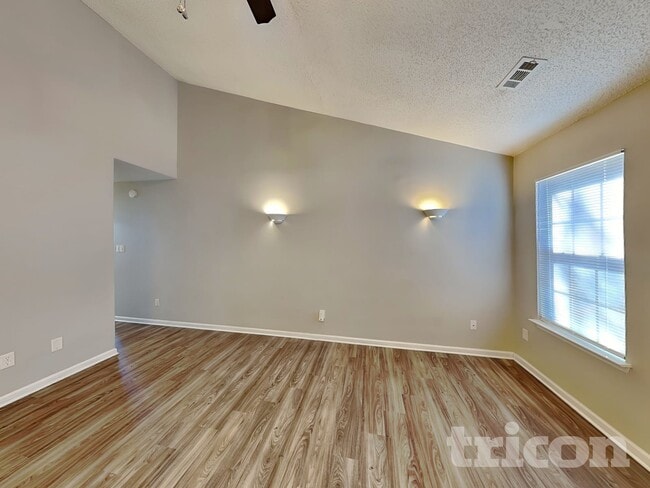 Photo - 1026 Summit Hills Dr