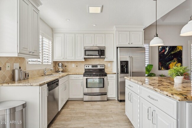 Building Photo - 7921 E Horseshoe Ln