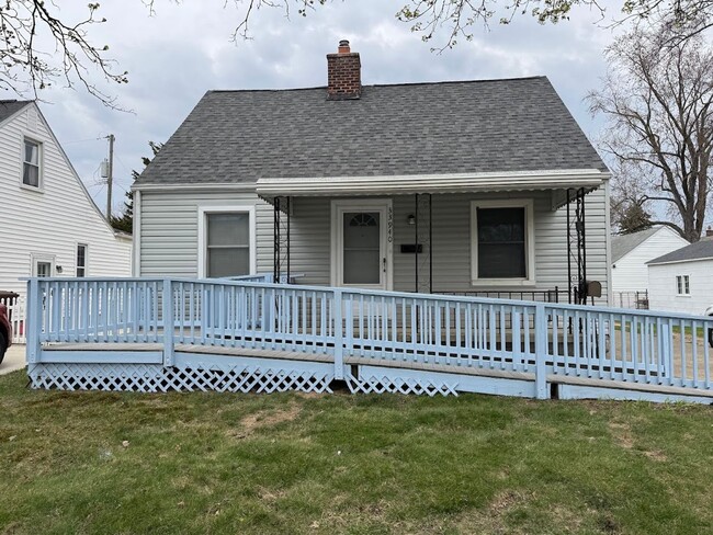 3 bed 1 bath bungalow with garage and base... - 3 bed 1 bath bungalow with garage and base... House