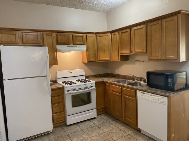 Building Photo - 260 Fountain St Unit 1
