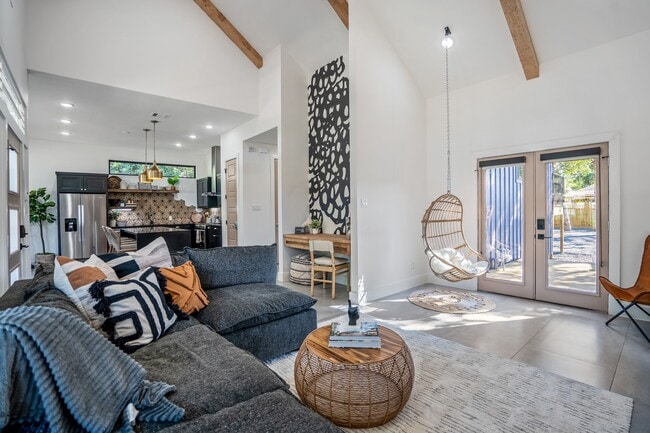 Building Photo - 207 Lockwood Dr