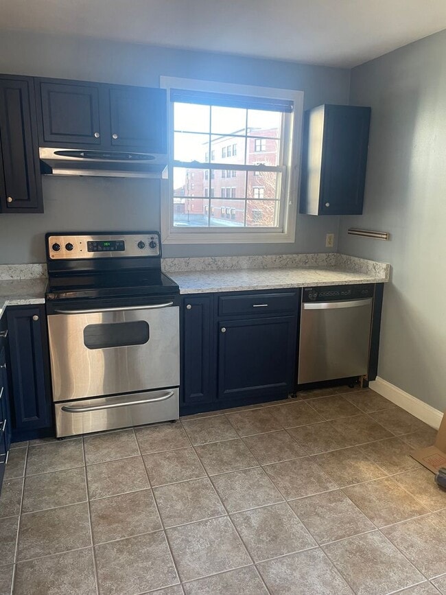 Photo - Beautiful 2BR/1BA Condo Available January 16th!!!  Great Portland Location!!!