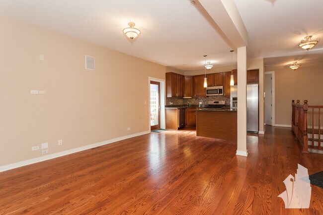 Photo - 815 W Newport Ave Unit 1R