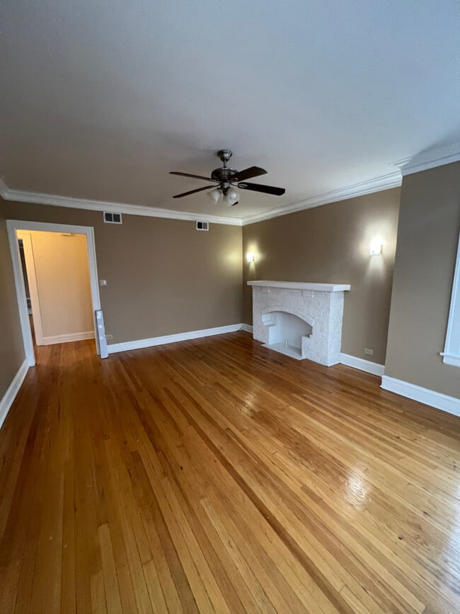 Photo - 1022 N Menard Ave Unit 2