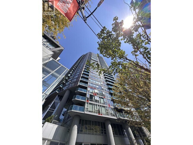 233 Robson St Unit 2108