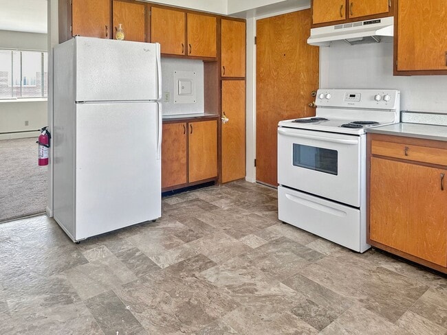 Building Photo - 2839 S Burdick St Unit A