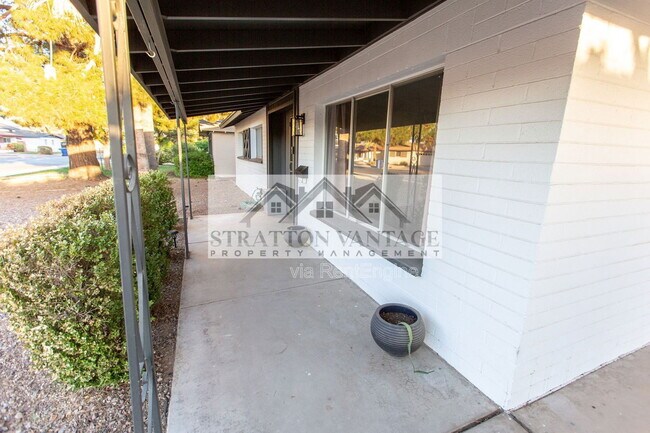 Photo - 111 E Manhatton Dr