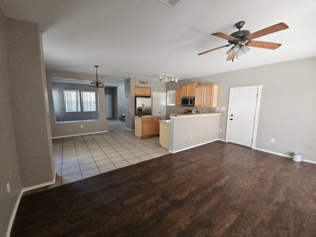 Photo - 4bd 2.5 bth 43rd Ave and vineyard