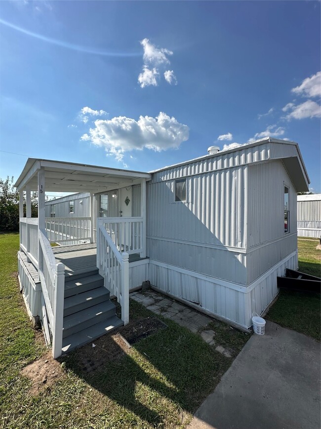 Building Photo - 2021 N Battlebell Rd Rental