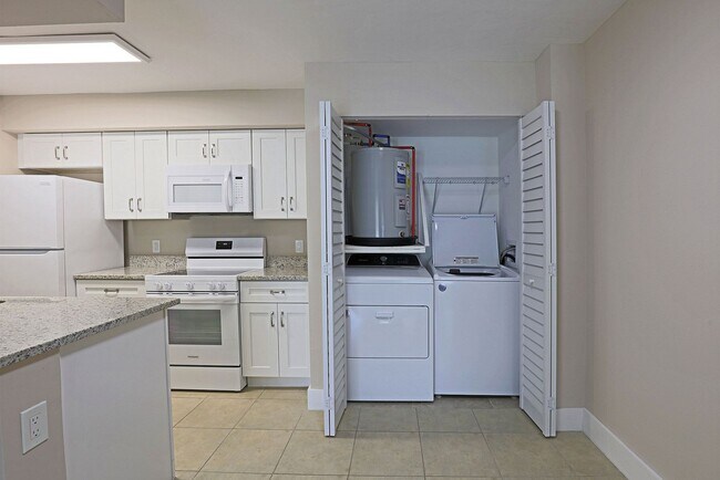 Photo - $ 250 OFF SECOND MONTH RENT AVAILABLE NOW GROUND FLOOR!! Unit 5307 Summerlin Road, 702