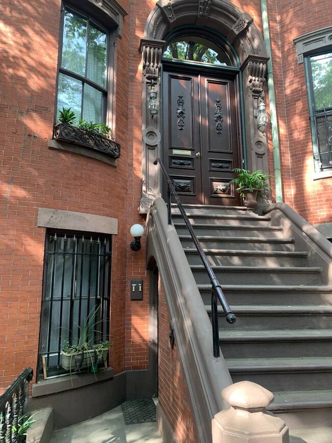 Photo - 4 Wellington St Condo