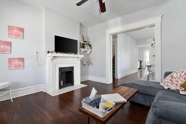 Photo - 477 E Gates St