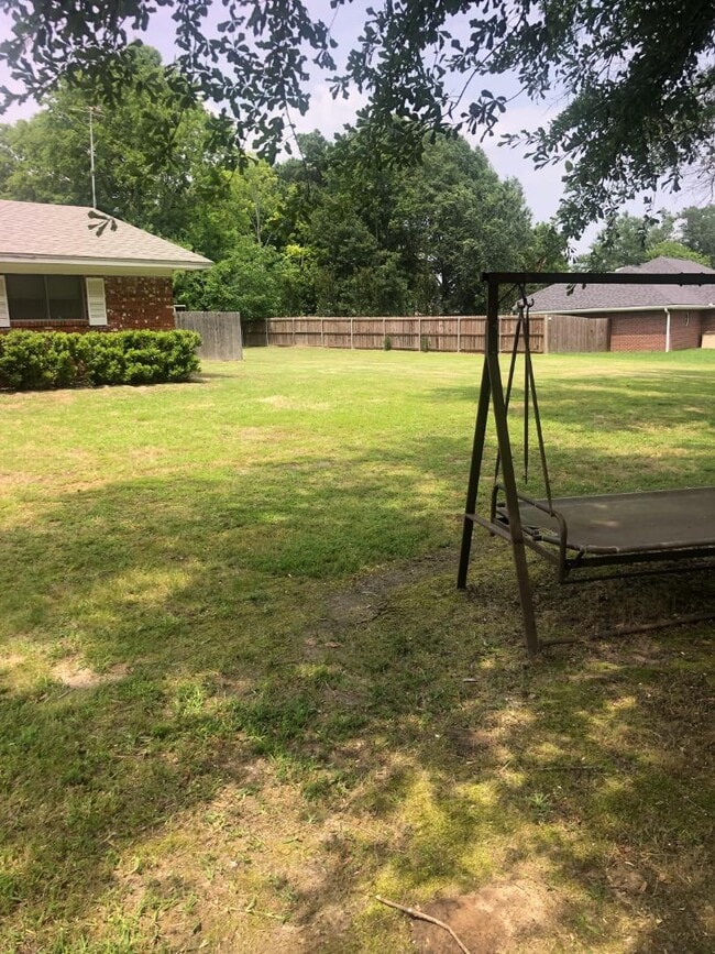 Photo - 297 Glendon St