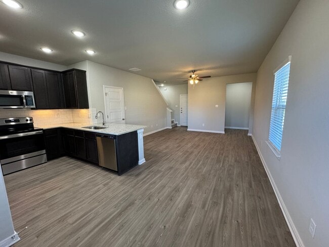 Photo - Luxury 3/2.5 2 Story Townhouse in NBTX