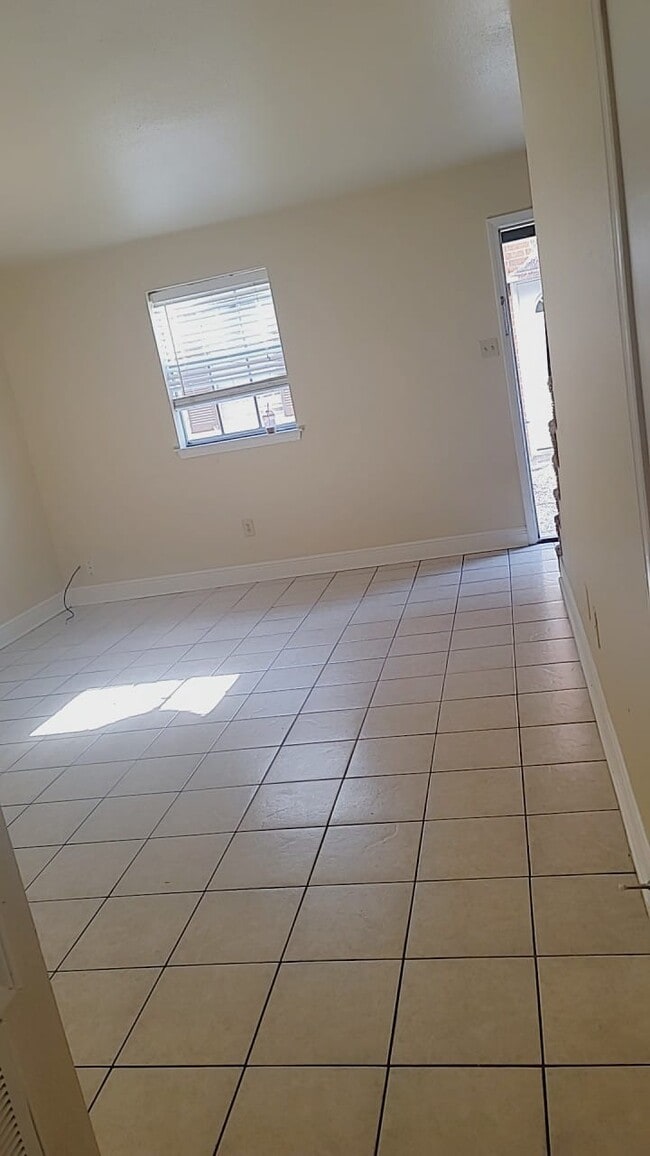 Photo - 3705 Simone Garden St Unit B