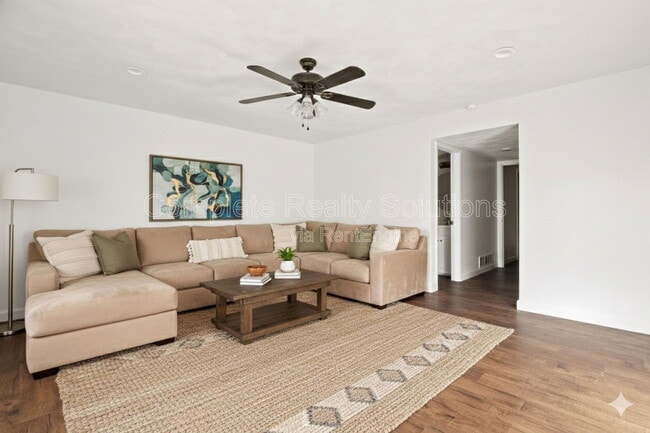 Photo - 716 Plankway Dr