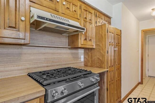 Photo - 14885 Willowwood Dr