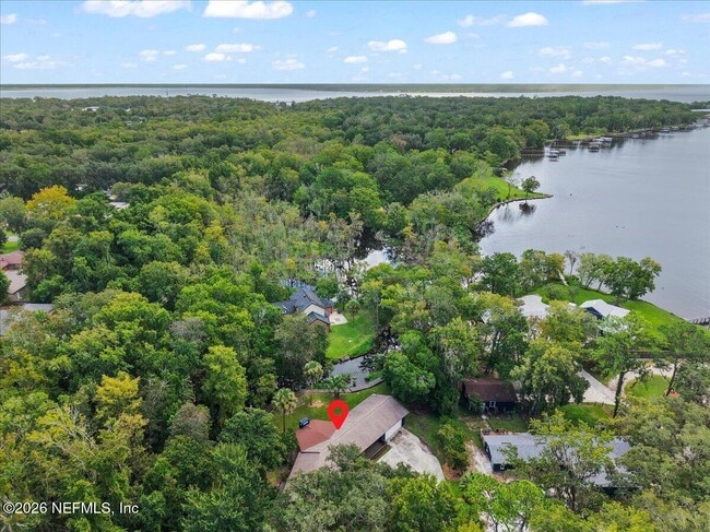 2421 Dogwood Ln