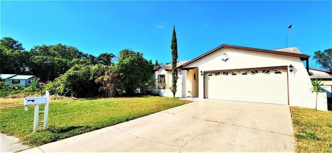 Building Photo - 7805 Foxwood Dr Rental