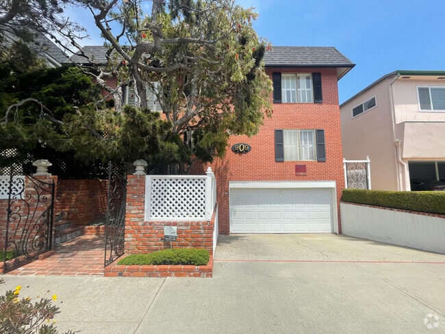 Building Photo - 909 6th St Rental