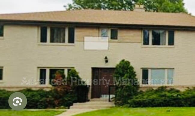 Building Photo - 5710 N 91st St