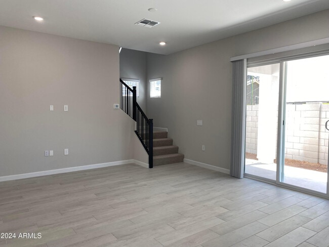 Photo - 4853 E St John Rd