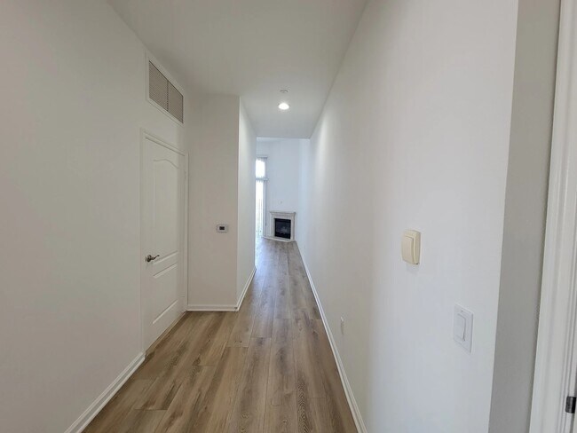 Photo - 1725 Butler Ave Unit 302