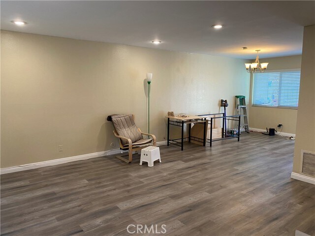 Photo - 267 S Sentous Ave