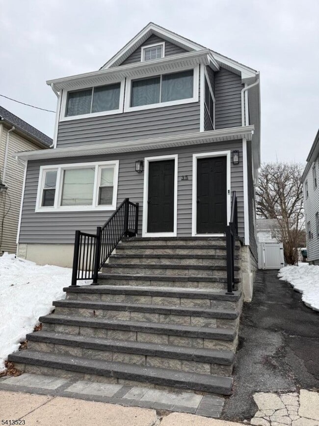 Building Photo - 35 Mountain View St