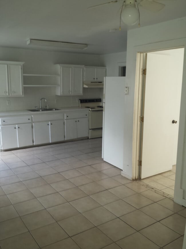Photo - 629 W Nettie Ave Unit Apt A