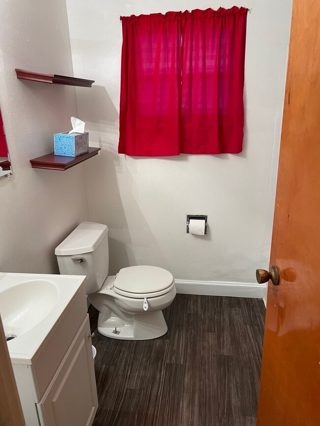 Bathroom - 105 Gilson Ave Unit 2