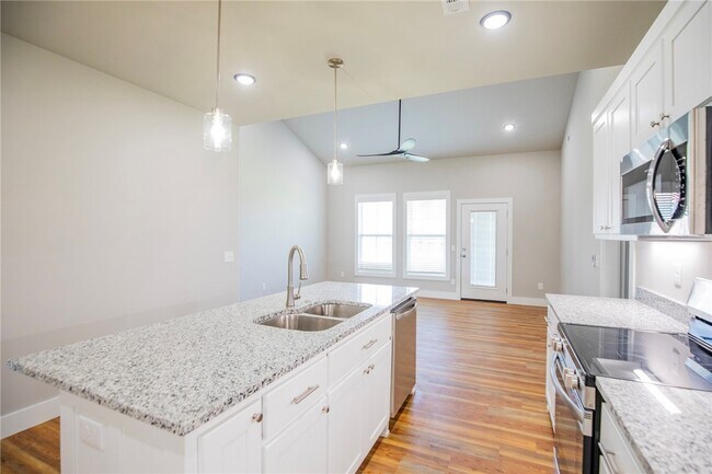 Photo - 945 Seaborn Wy