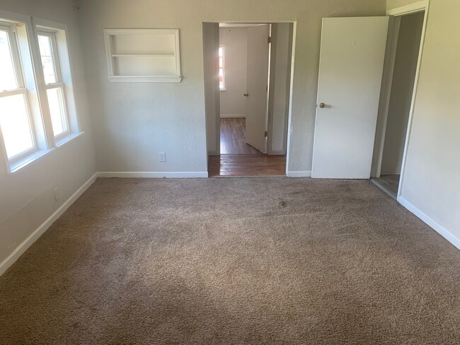 Photo - 4010 K Dr S Unit B