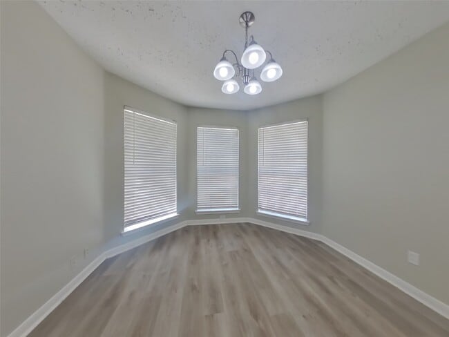 Photo - 2013 Greenwood Dr