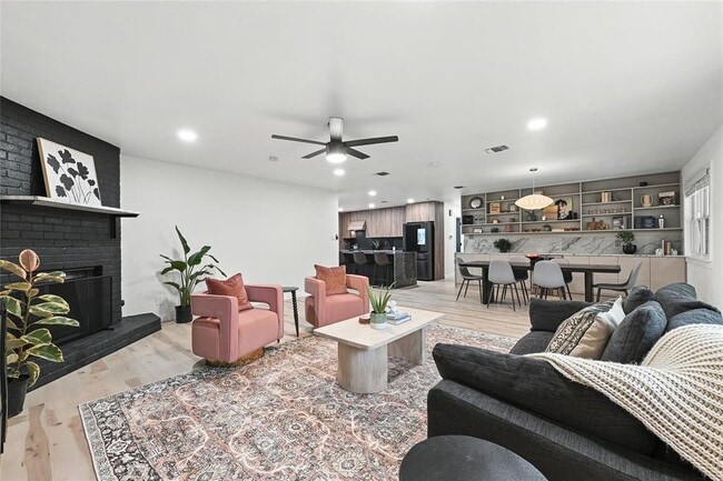 Photo - 6906 Lunar Dr