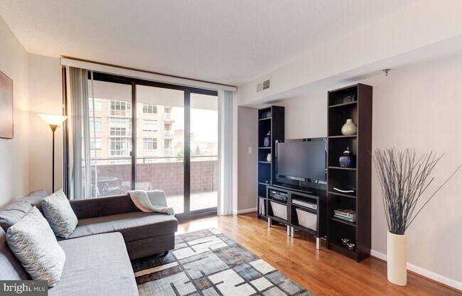 Photo - 1001 N Randolph St Unidad 406