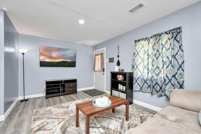 Photo - 3401 Nathaniel Brown St