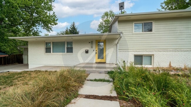Photo - 2518 Fairview Cir