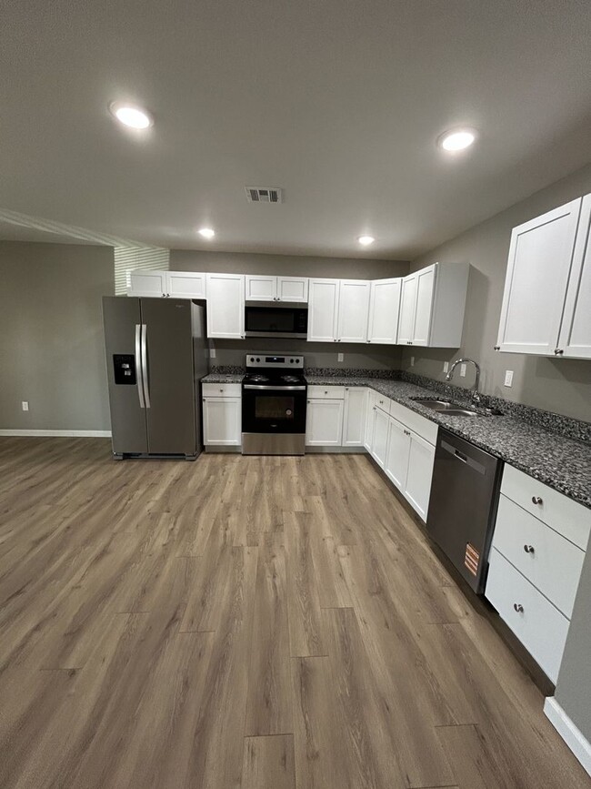 Photo - 718 Columbus St Unit 718 S Columbus  B