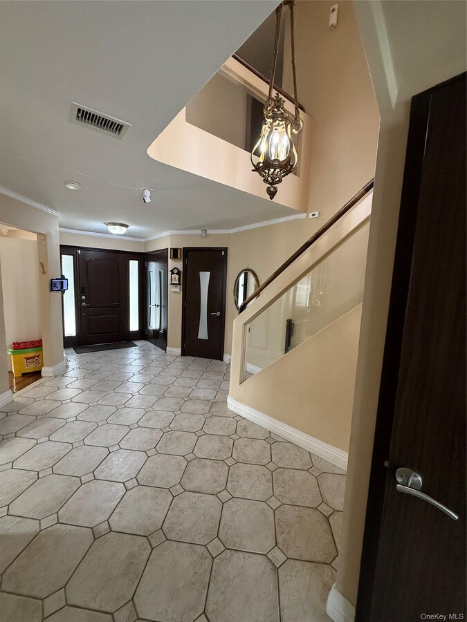Photo - 528 Halevy Dr