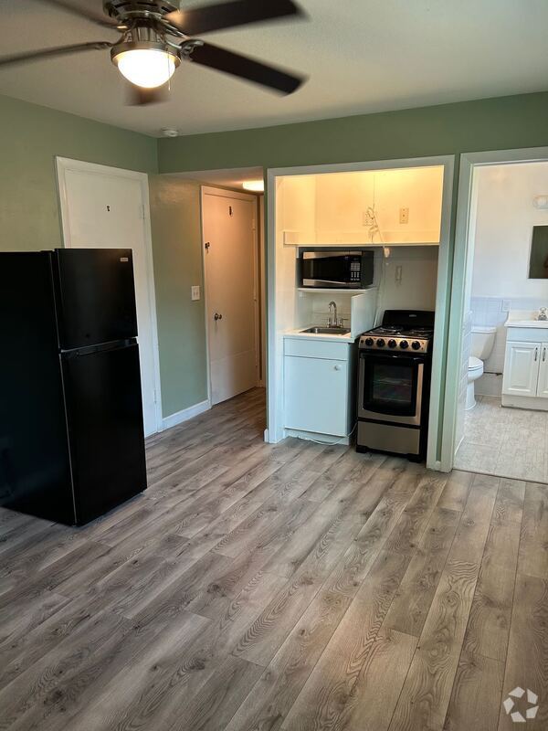 Building Photo - 4917 Vincennes St Unit 1 Rental